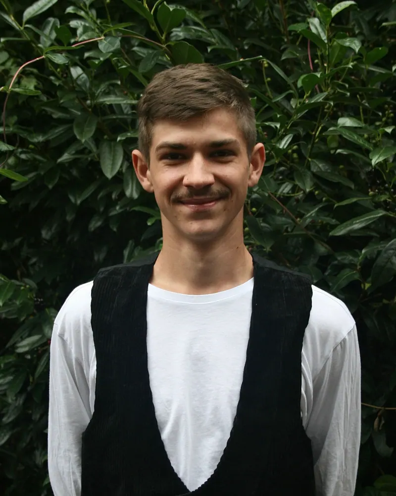 Nico Lagumdzic in Zimmermannsweste